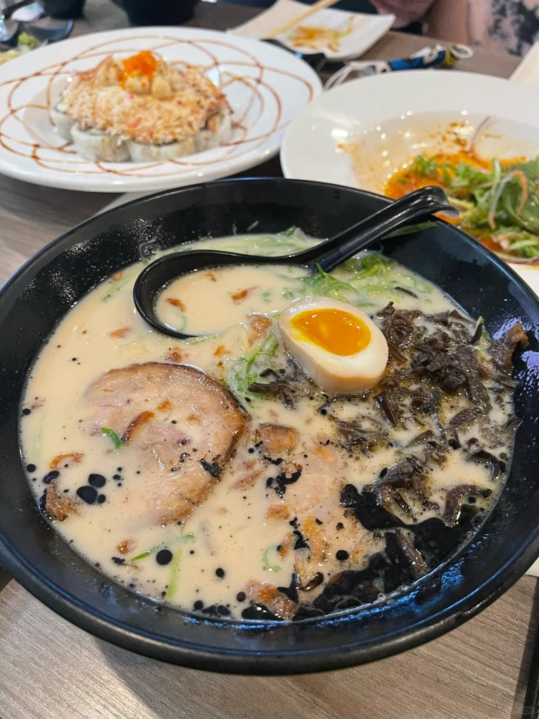 **Delicious and Delightful GIFs to Share. Do They Really Move? Give It a Try!**