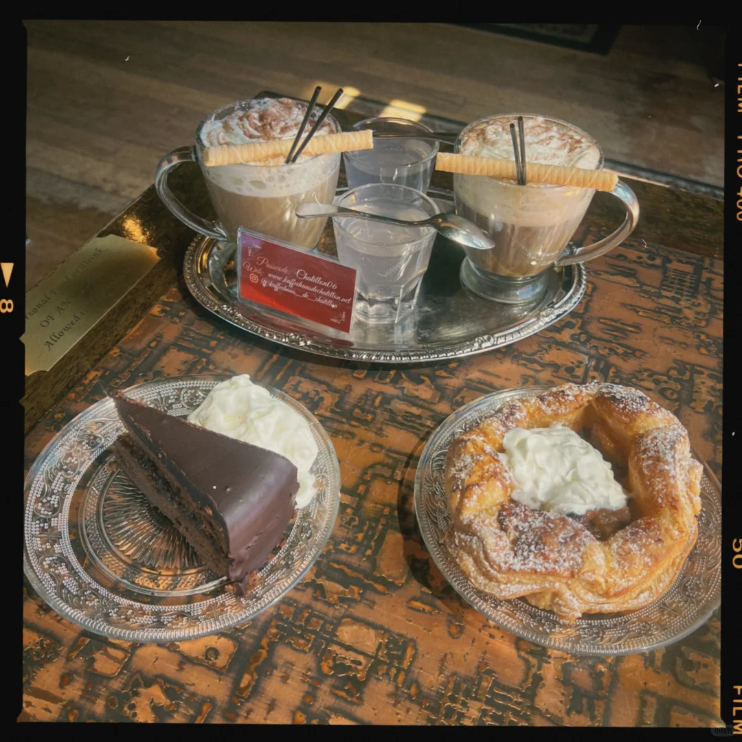 "Seattle's Retro and Delicious Viennese Coffee Shop"