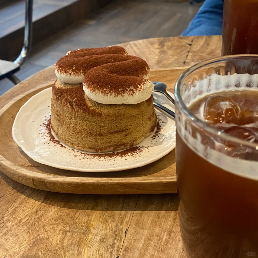 ☕️ Top 3 Affordable Parisian Cafés You Can't Miss During a Job Hunt