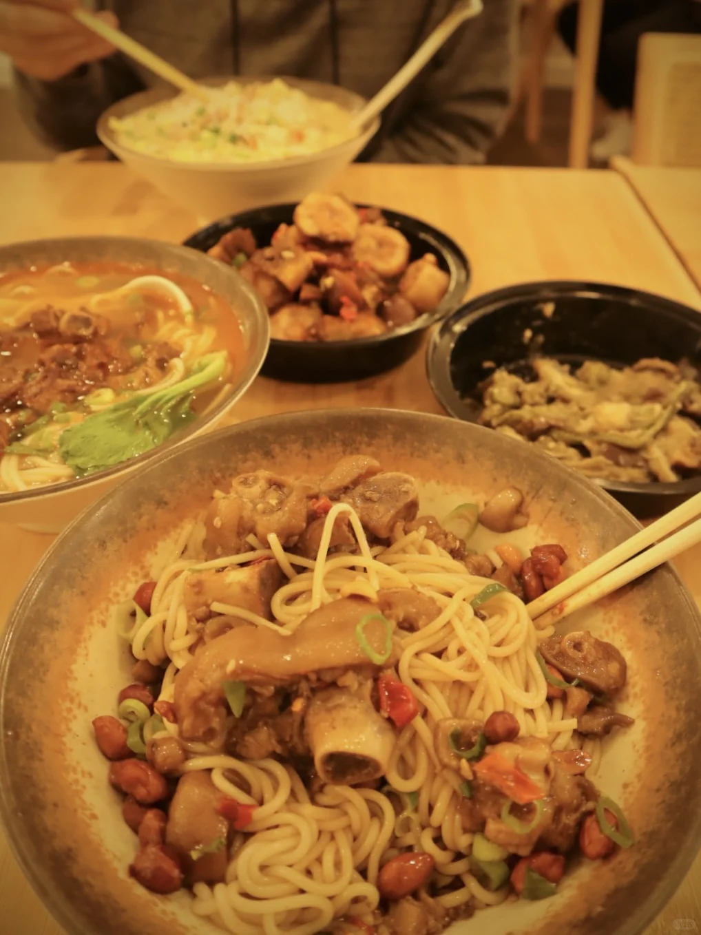 A Changsha Local Ate 5 Bowls of Rice Noodles in JC in Just Two Days