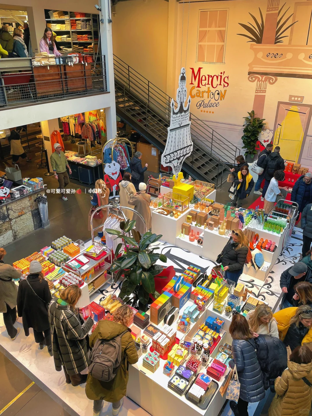 Paris, you're seriously too amazing to handle! 🇫🇷