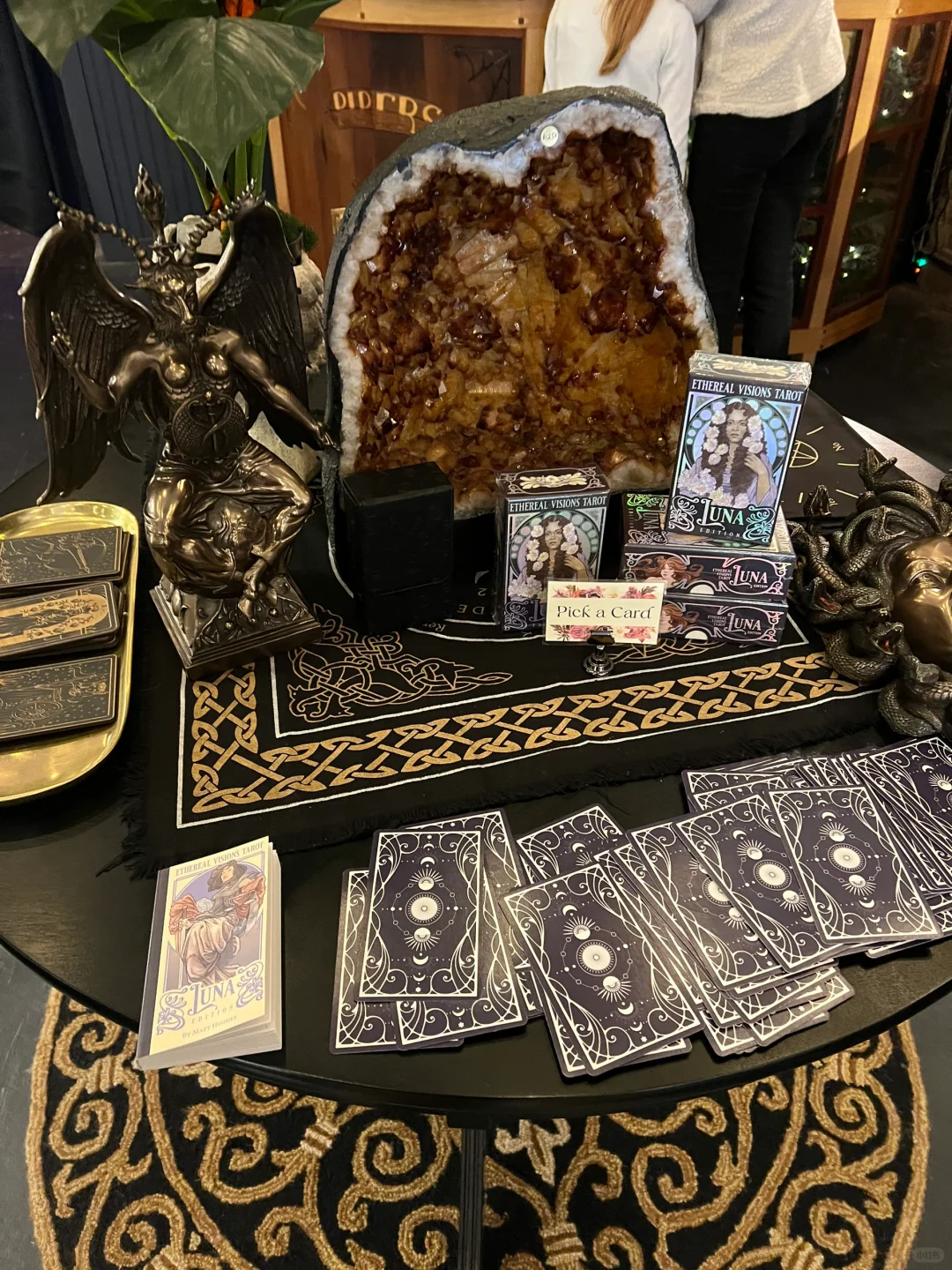 Today I checked out the magical wares shop in Alameda 🔮