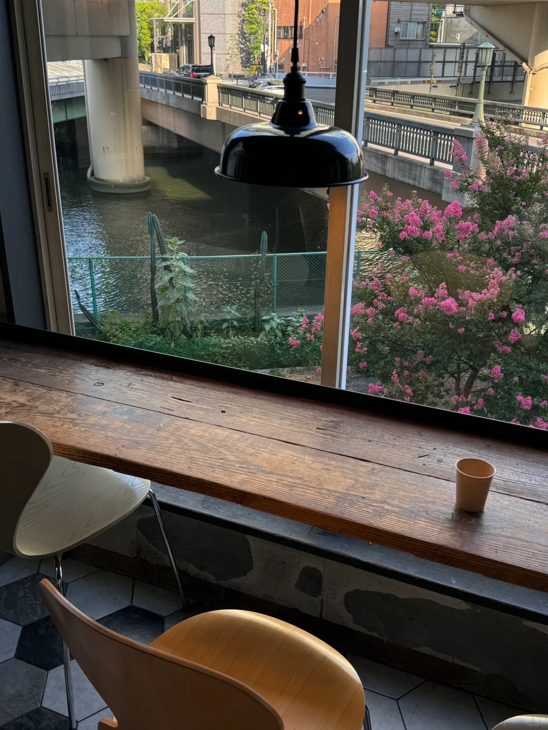 Osaka｜Sipping Coffee by the Yodogawa River in Osaka