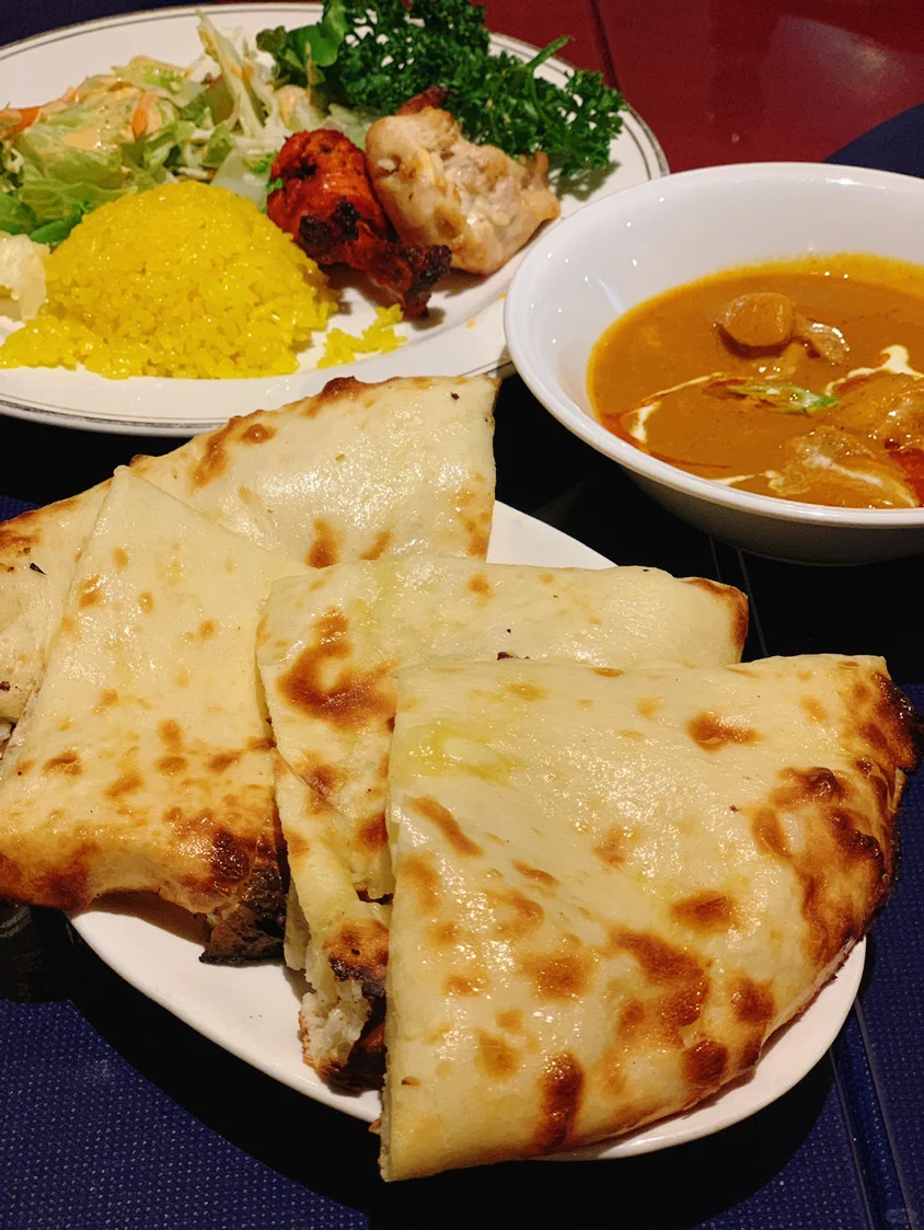 Authentic Indian 🇮🇳 Cheese Naan Buffet in Osaka is Super Delicious!