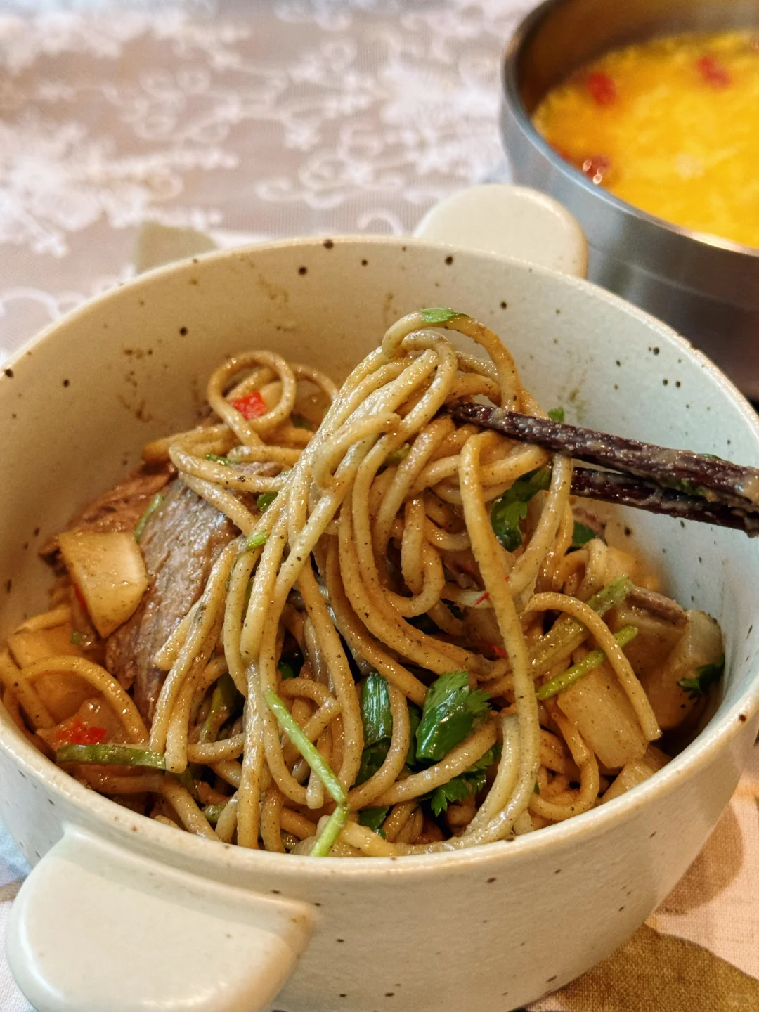 Breakfast in Seattle: Hot Dry Noodles and Eggnog