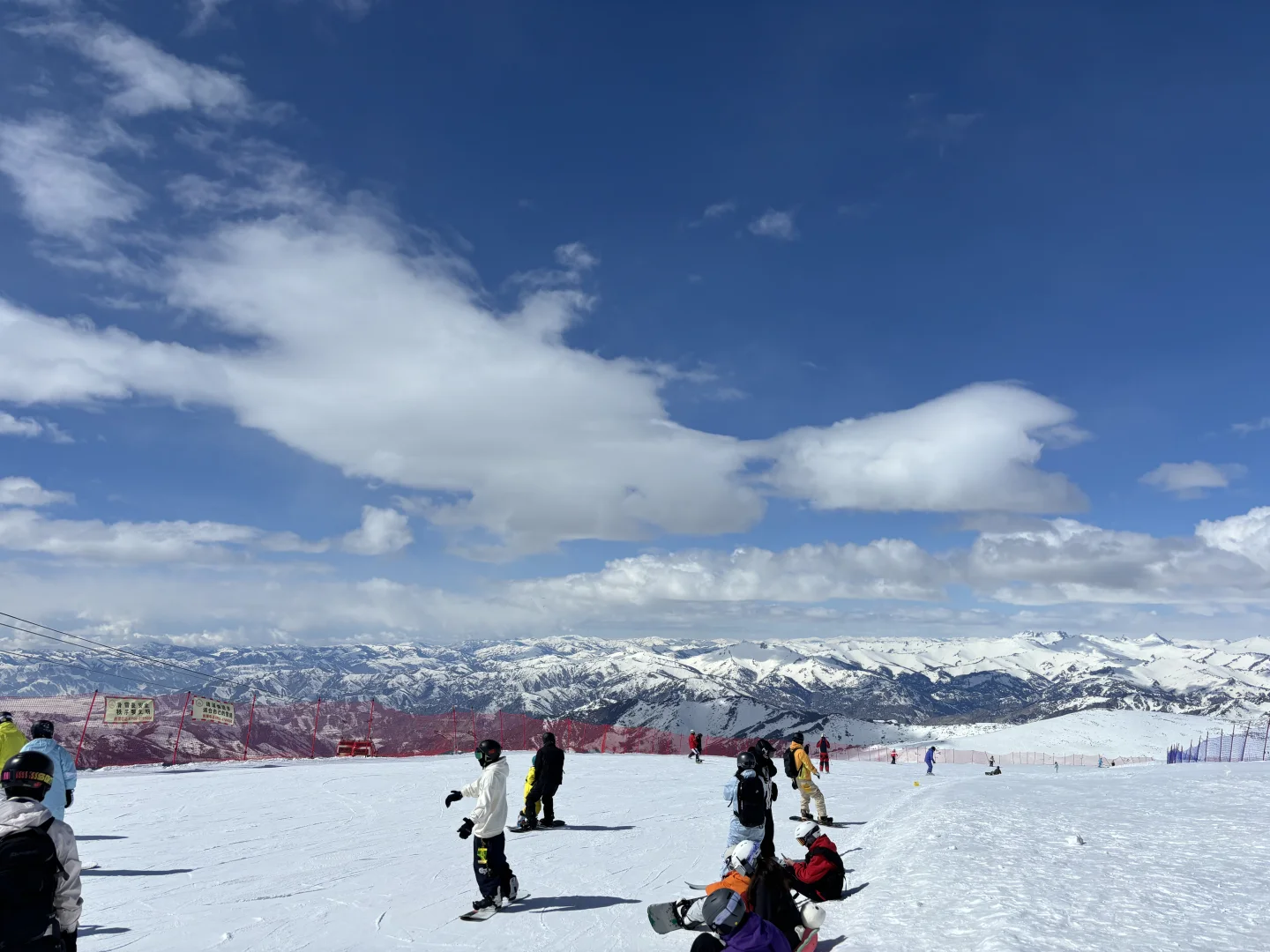 Shanghai Ski Enthusiasts: Cost Comparison of Skiing at Beidahu vs. Japan