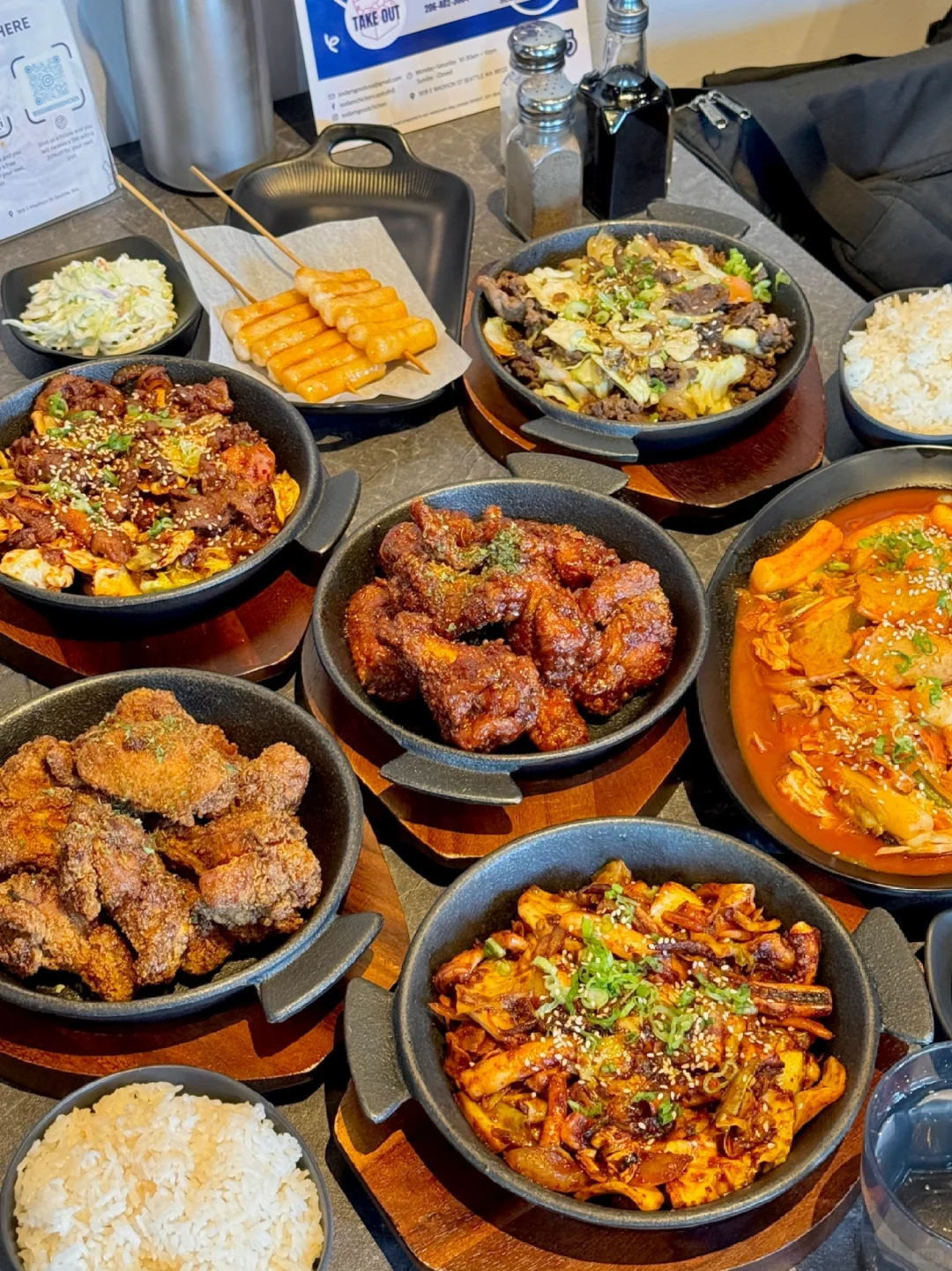 🇺🇸 Seattle | Today's happiness is brought to you by this fried chicken joint! ‼️