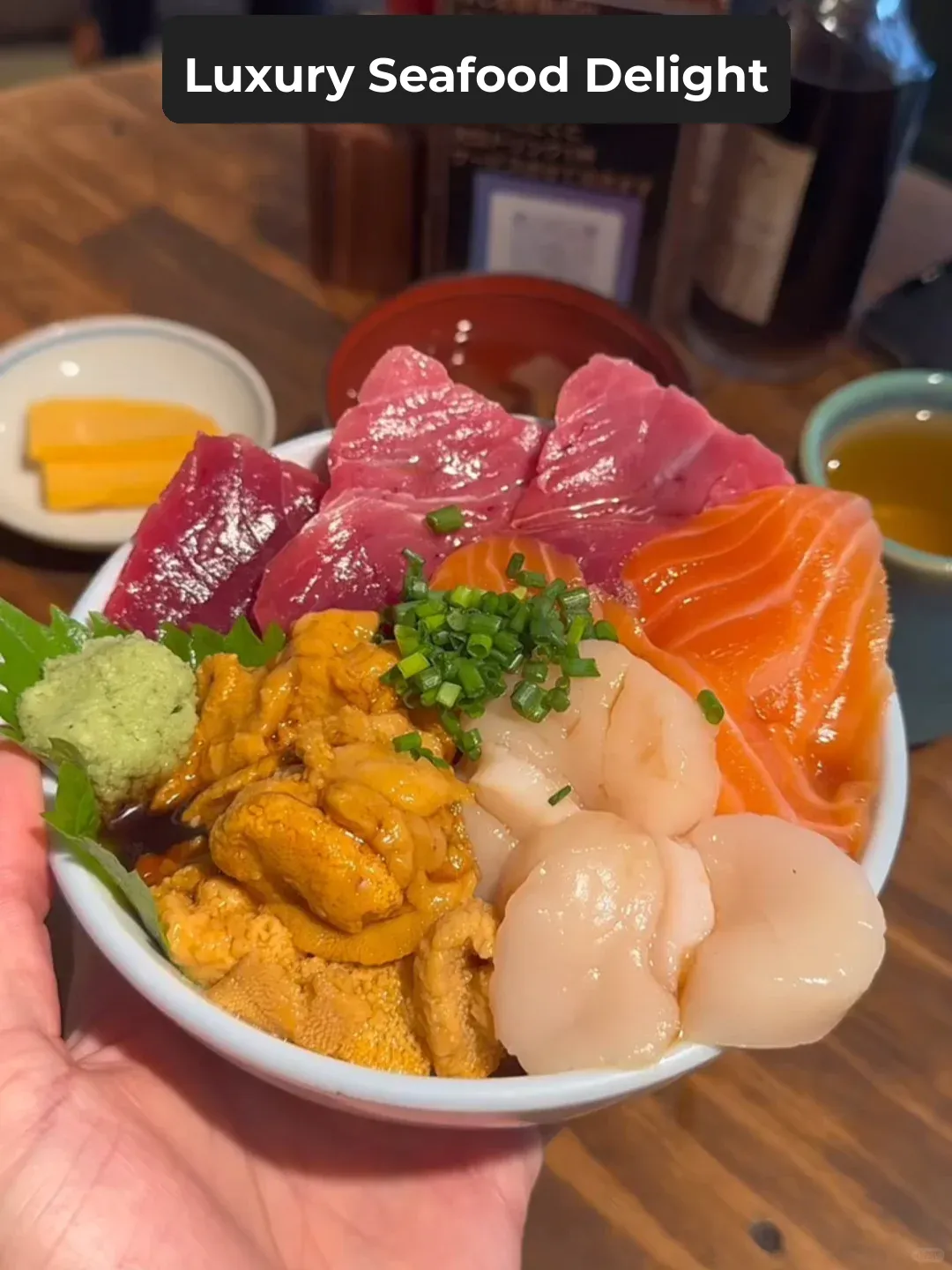 "Enjoyed Fresh Seafood Sashimi in Tokyo for Just 1000 Yen!"