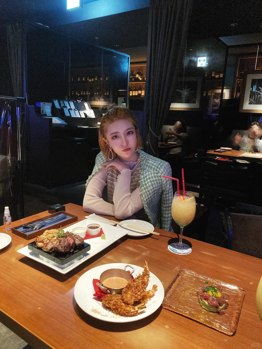 Osaka Shinsaibashi | Dining Inside an Aquarium | LIME