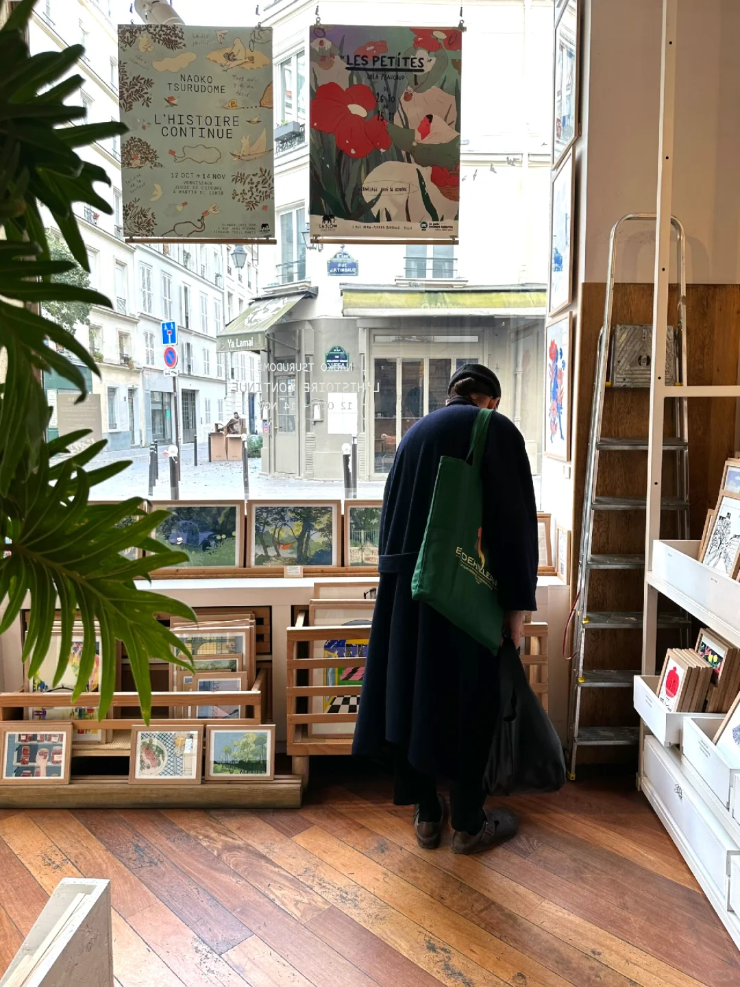 Find Your Perfect Parisian Art Print to Take Home 🎨