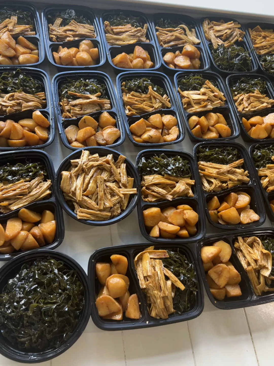 Houston's Spicy Hunan Duck Neck 🦆 The Perfect Snack for Binge-Watching