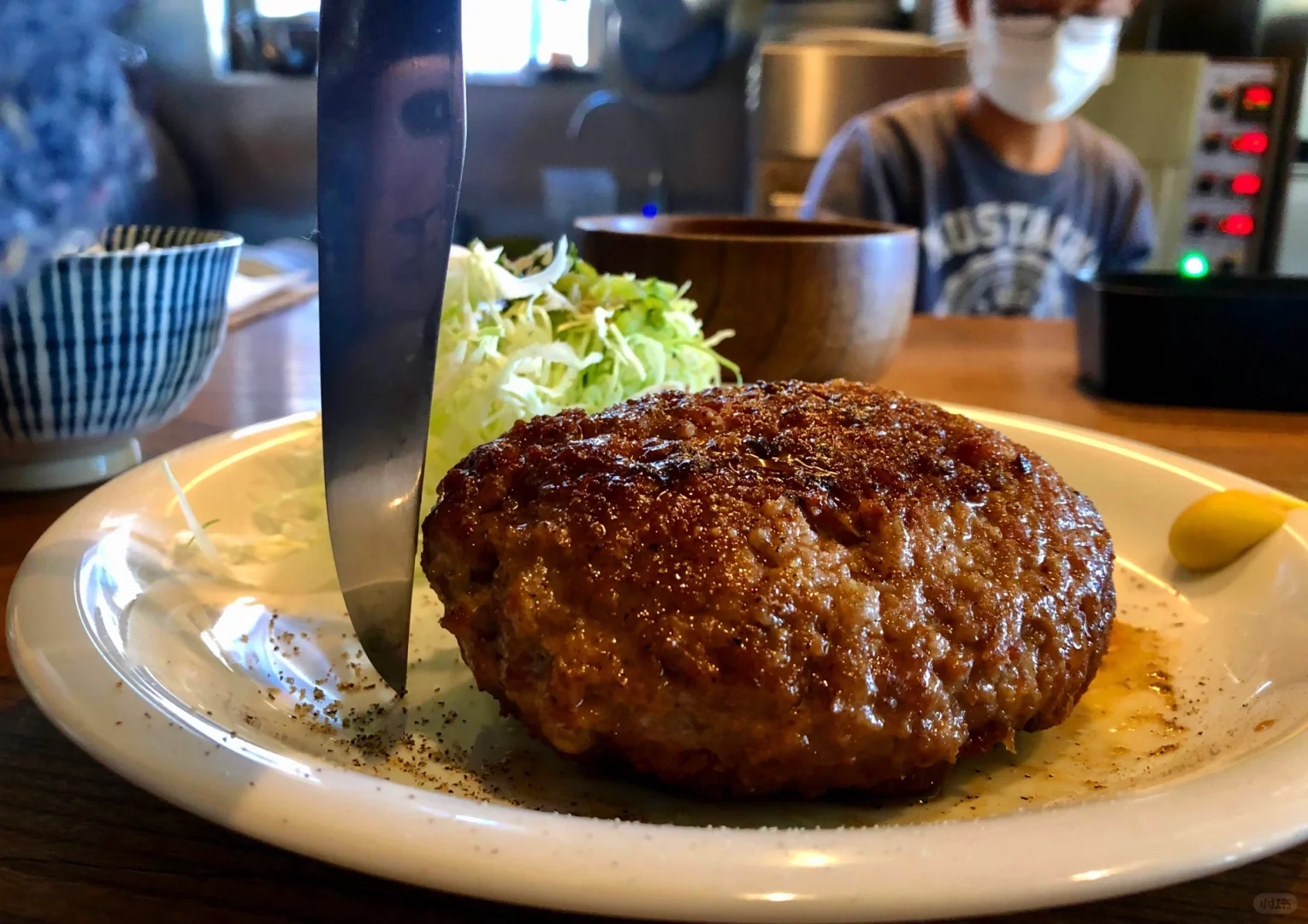 This Kyoto Spot Has the Thickest, Juiciest Japanese-Style Hamburger Patty Ever!