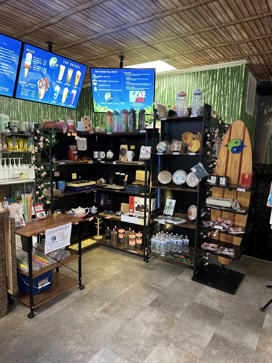 Just discovered another hidden gem boba tea shop in downtown Portland 🥤