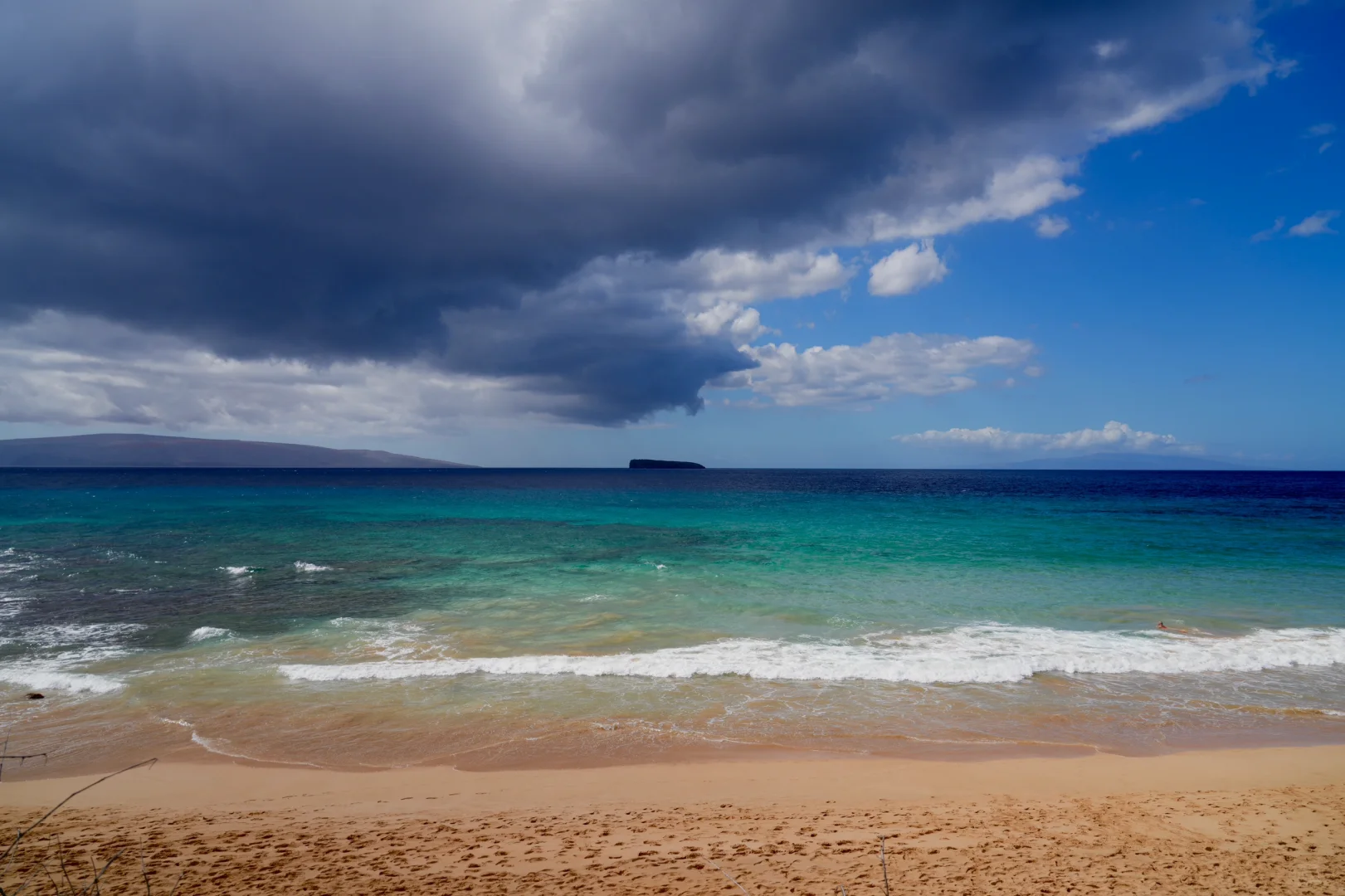Maui Island Must-Know Guide | Discover a Stunning Beach and Hidden Hiking Trail