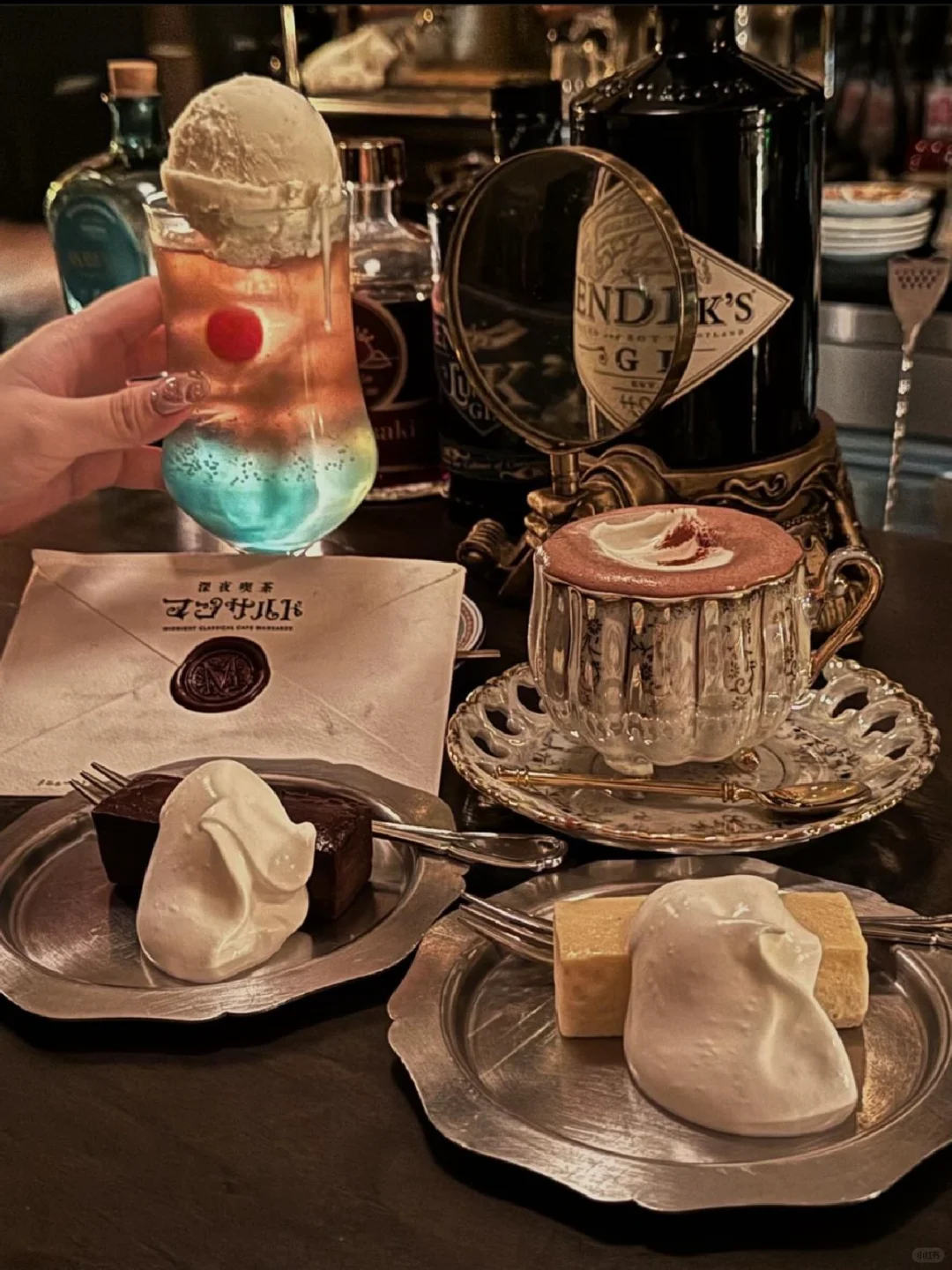 Holy moly! Osaka's late-night coffee scene is 🔥ing up, open till the wee hours!