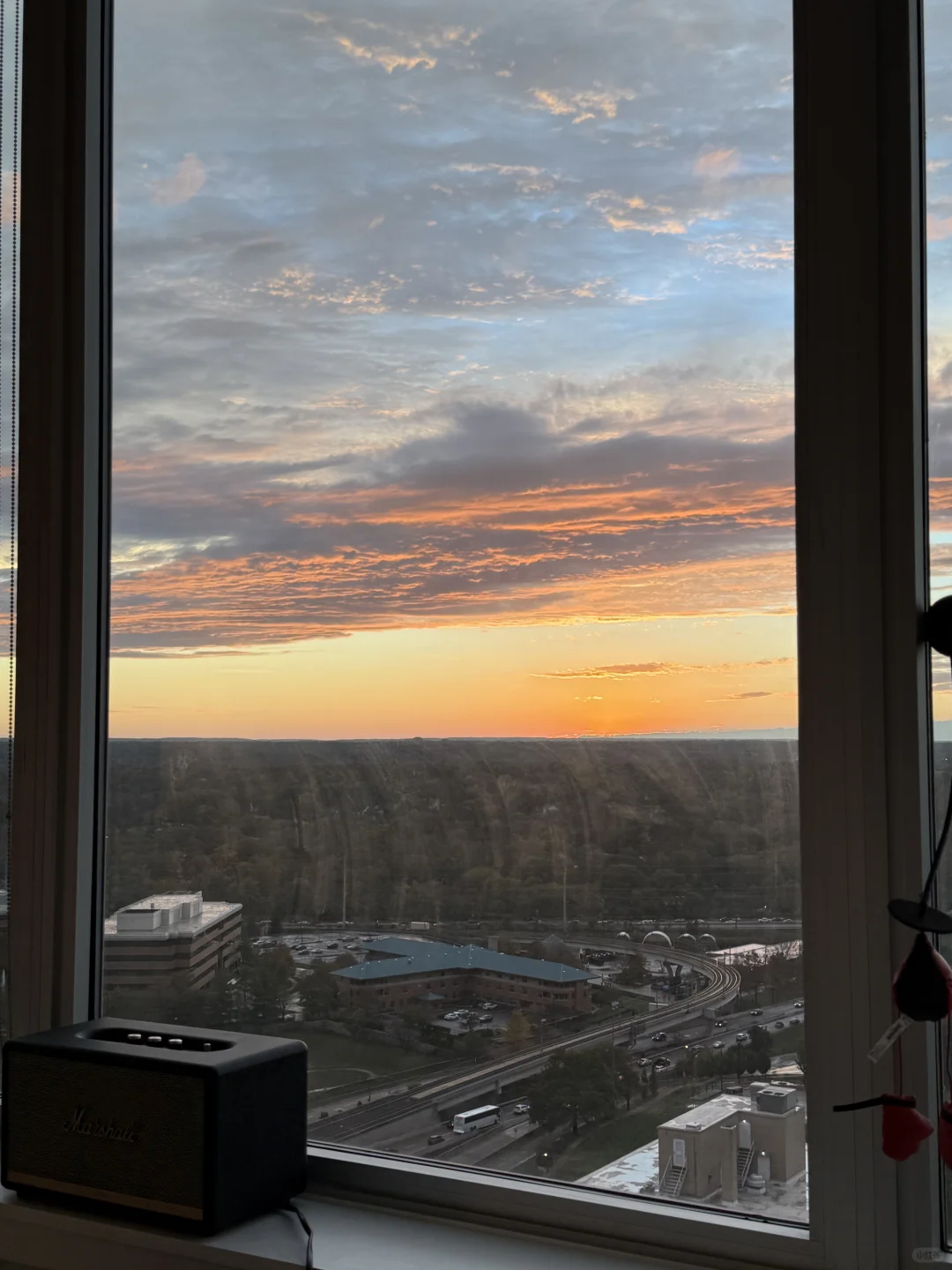St. Louis Ultra-Spacious Penthouse with Grand Floor-to-Ceiling Windows