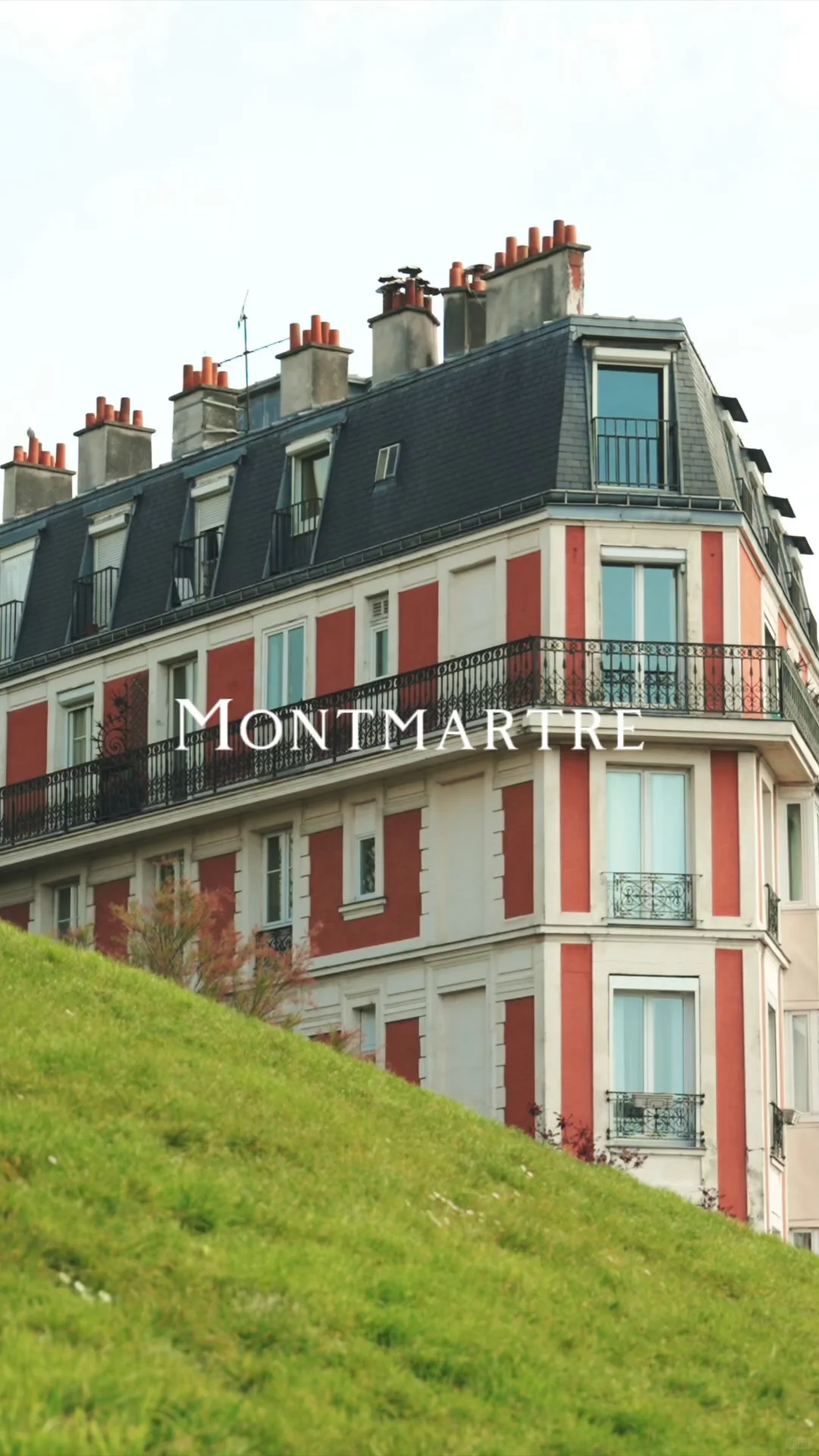 The Ultimate Guide to a City Walk in Paris' Montmartre District - Everything You Need to Know!