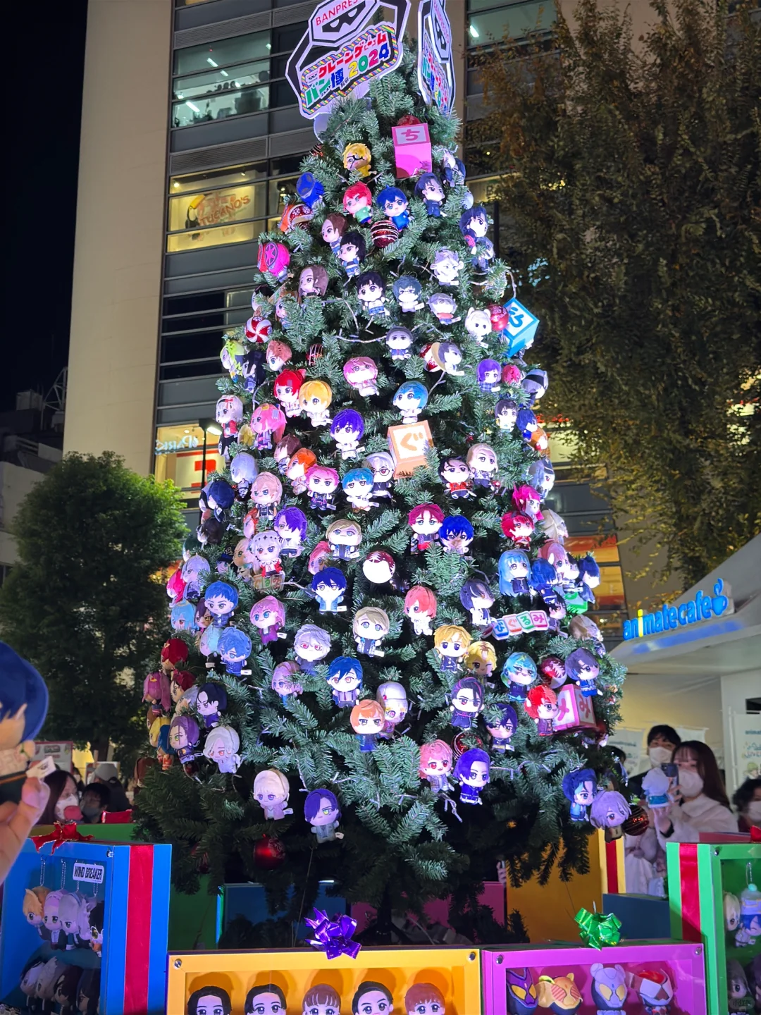 🎄 Finally snapped a photo of the Ikebukuro Nuno Christmas Tree! 🎄
