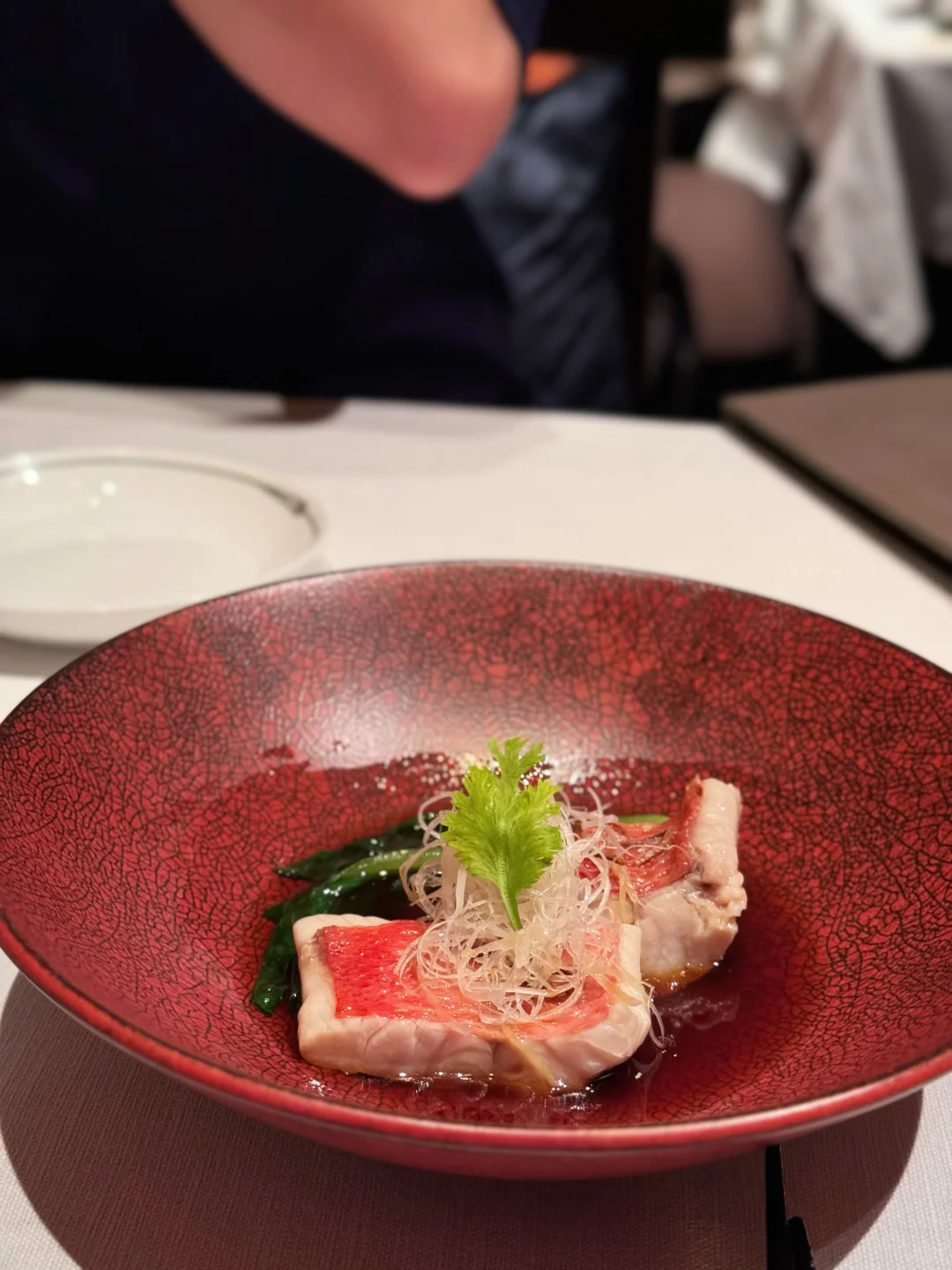 [Chinese Restaurant: Amber Palace (Kohakkyū)]