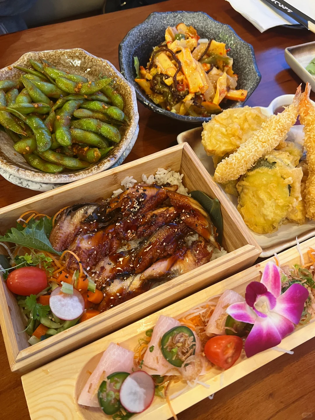 You Won't Believe This Chic Yet Affordable Sushi Spot in the Bay Area 👍