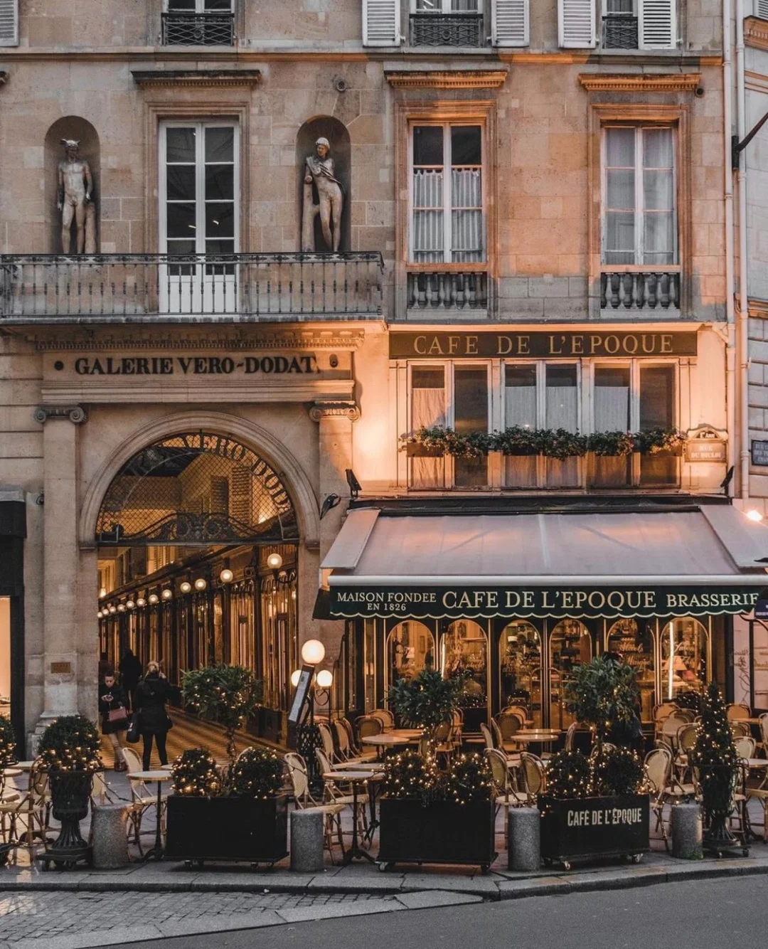Tranquil and Charming Parisian Streets ☕️ Brimming with Romantic Charm 🌹
