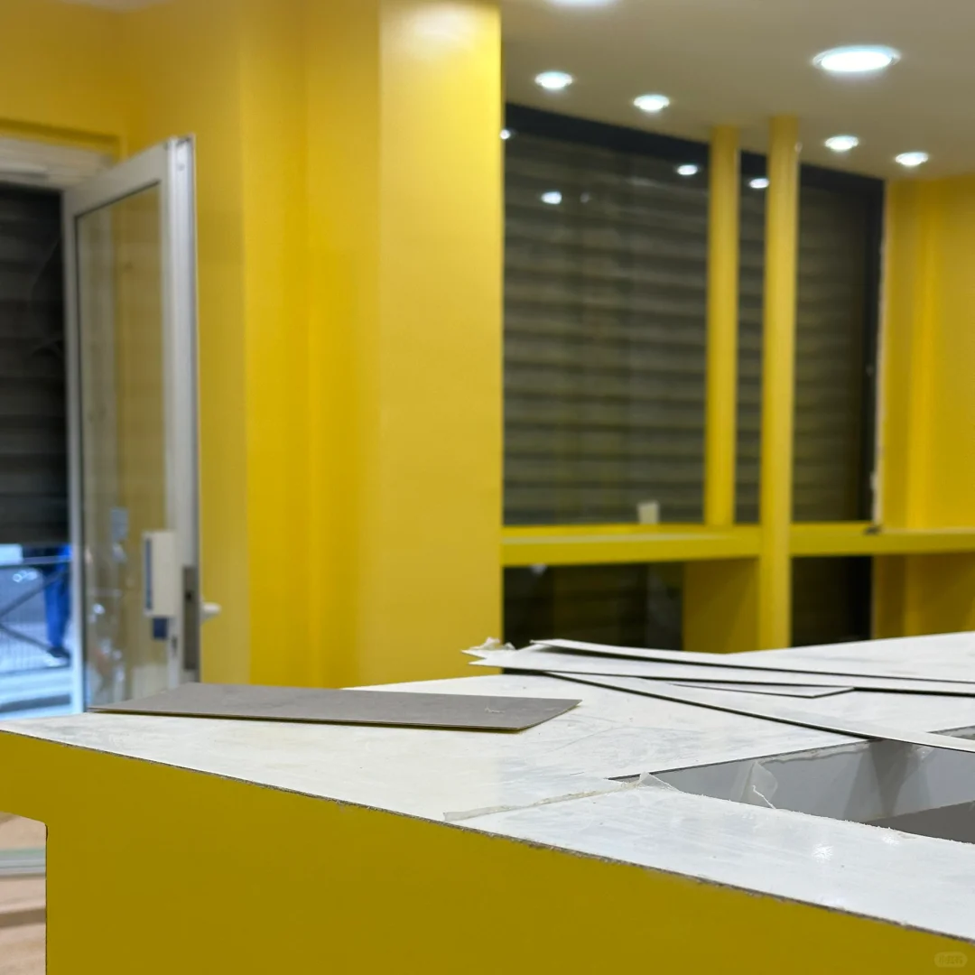 💛 Today's Theme: LIGHTEA's Second Store in Paris, France