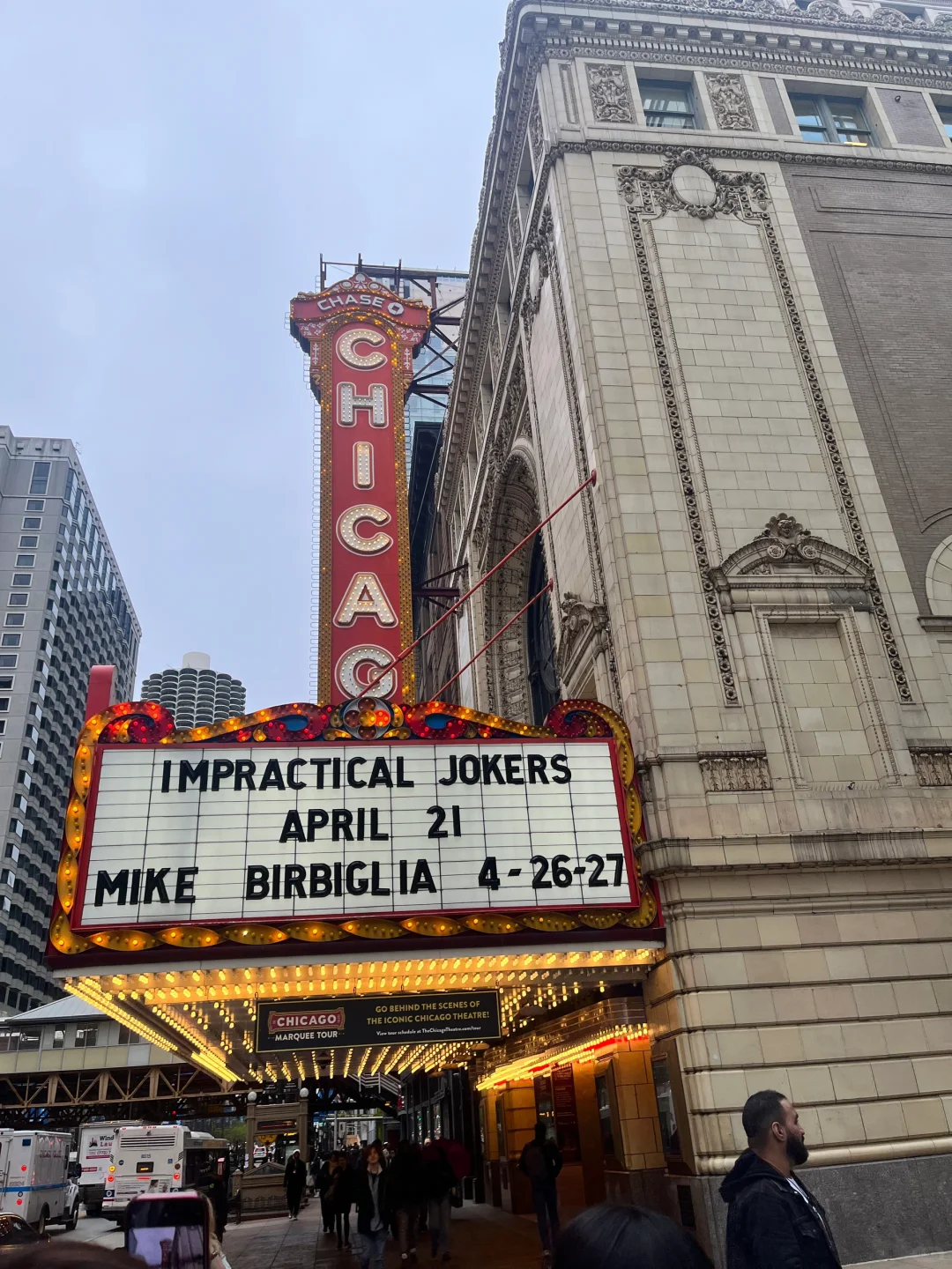 How to Explore Chicago and Its Surroundings