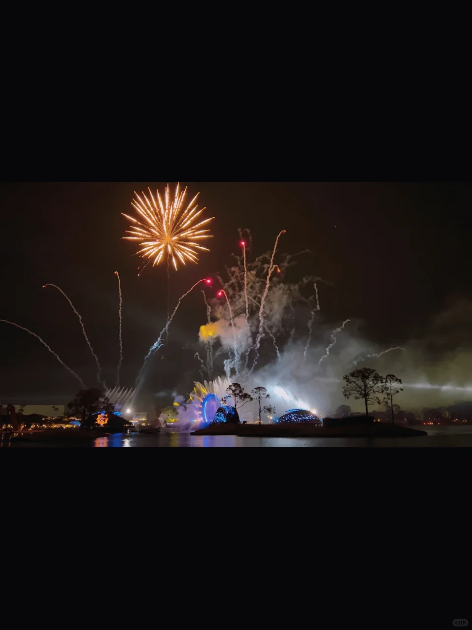 Orlando Disney EPCOT Food Guide: Must-Try Eats & Snacks