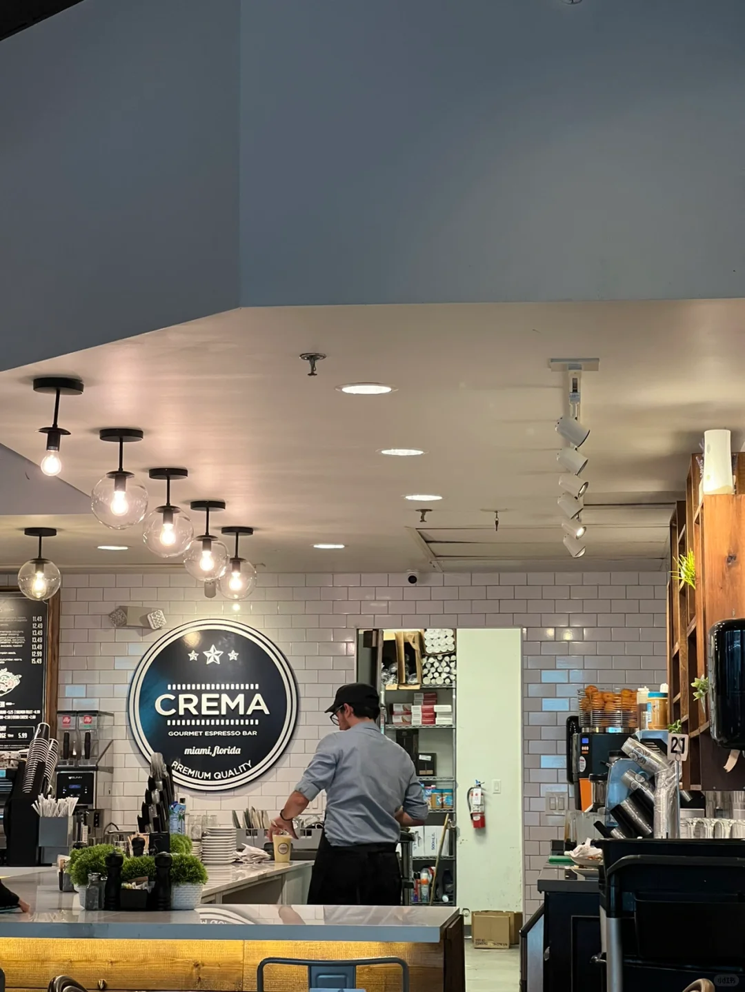 Two Gorgeous & Delicious Brunch Spots in DT Miami