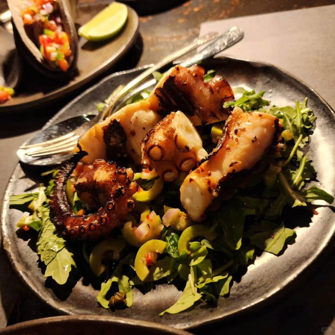 How Does a $10 Taco Taste?