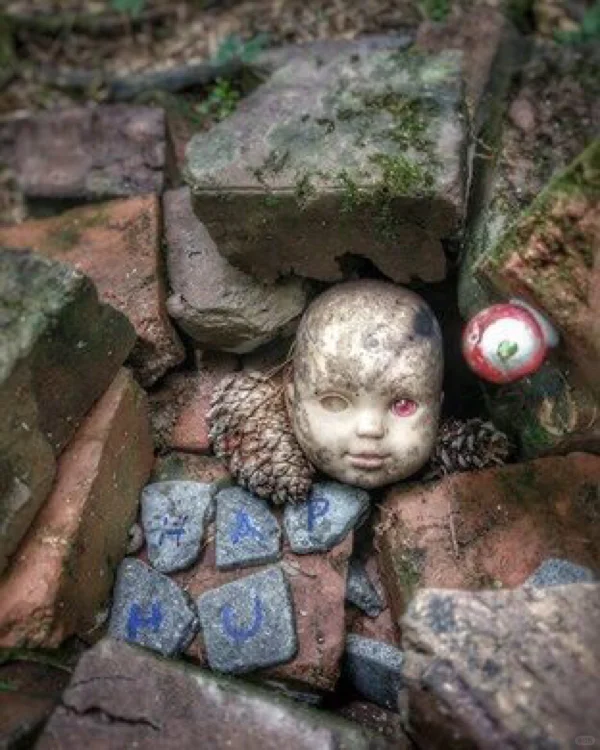 The Doll's Head Hiking Trail