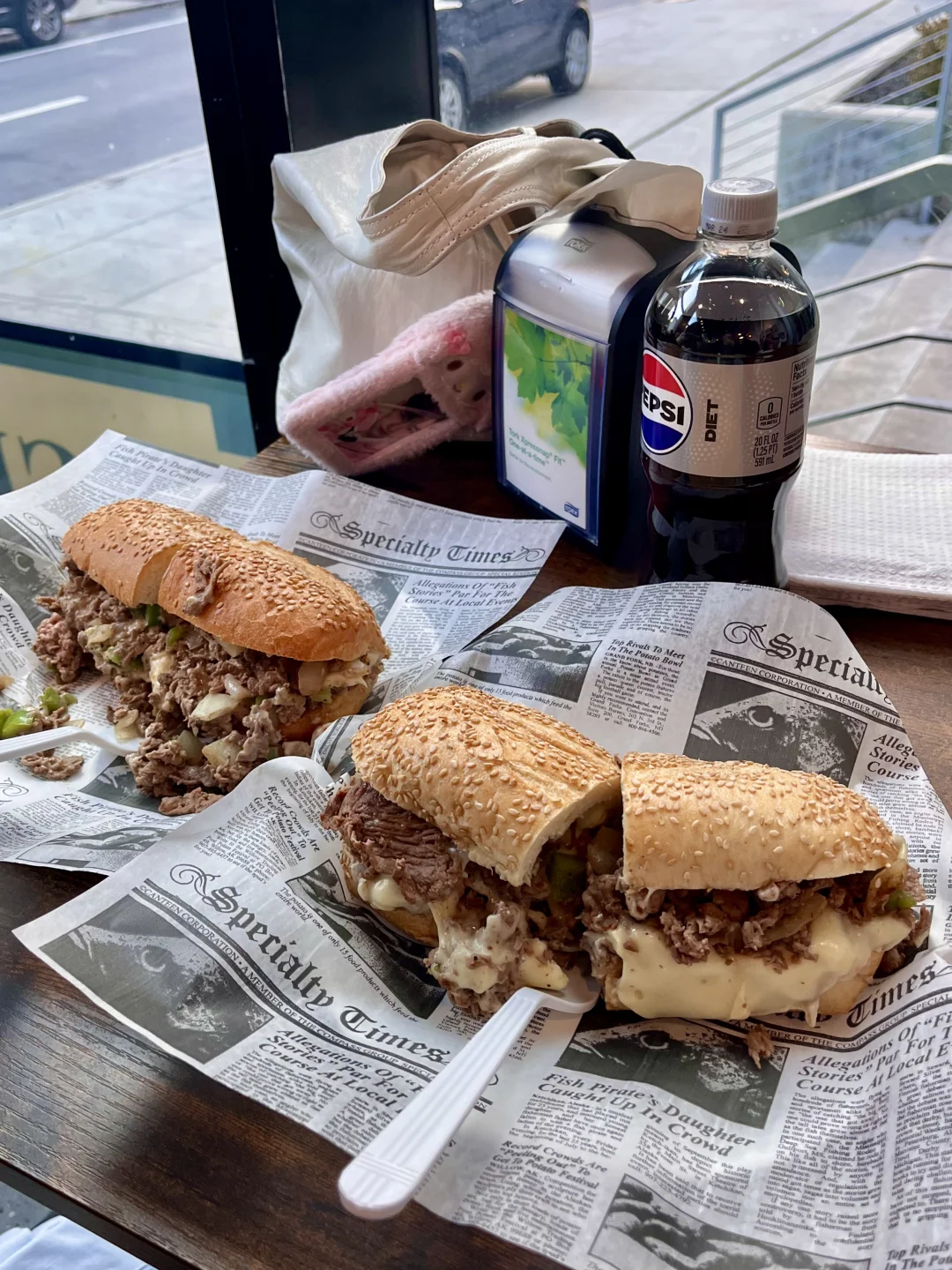 Philadelphia Food Guide: 4.9-Rated Cheesesteak Near City Hall �🧀