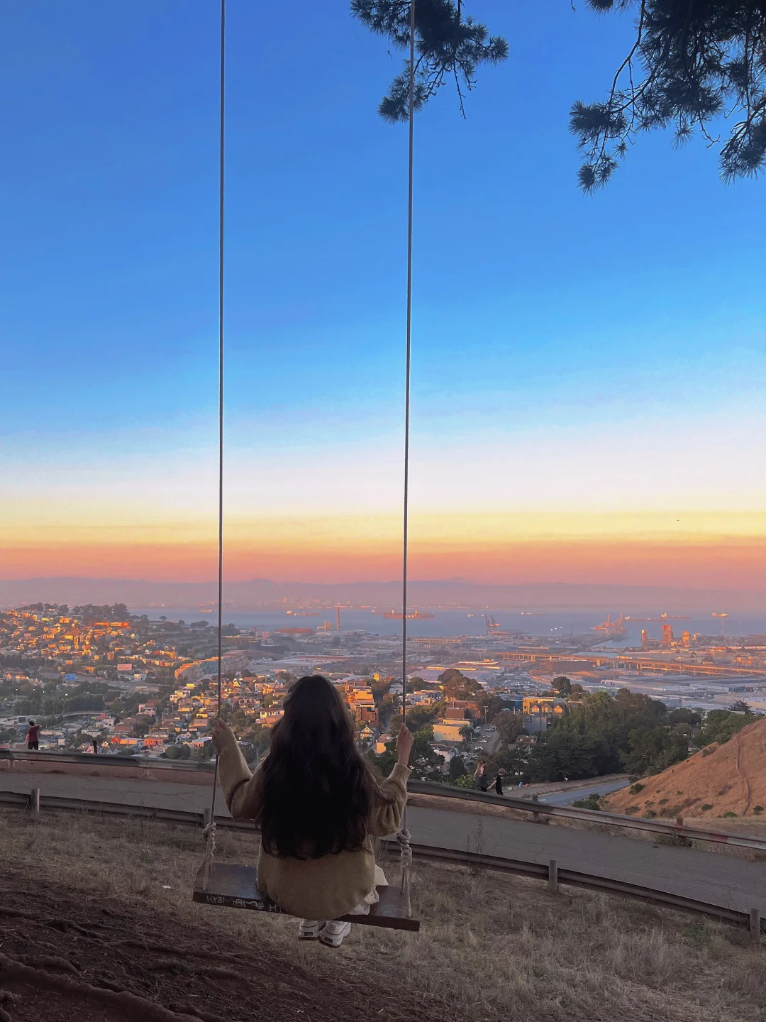 San Francisco | Bernal Heights Swingin' - City Vibes or Nah?