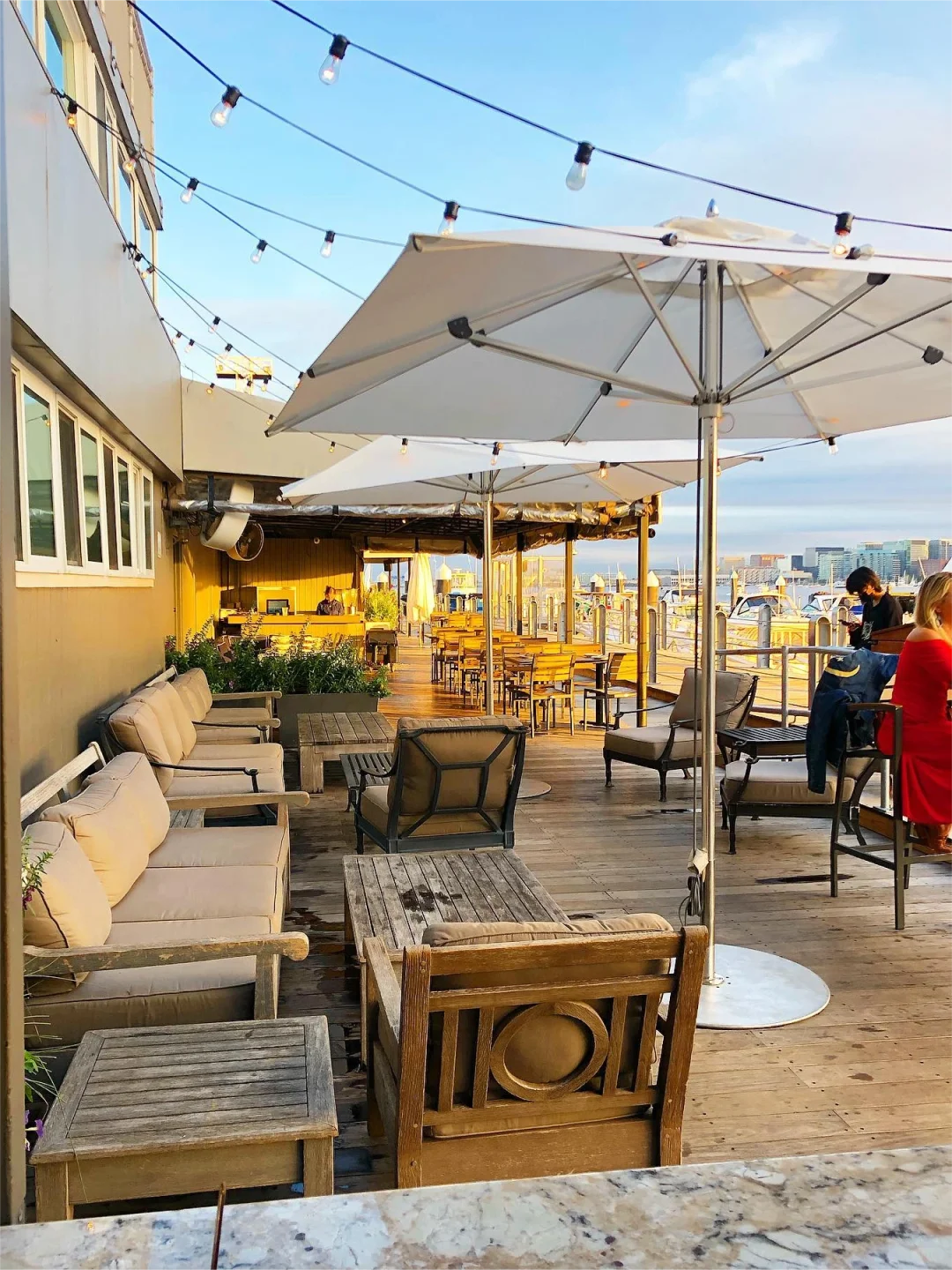 Harborfront Restaurant in Boston with Stunning Views 🎣