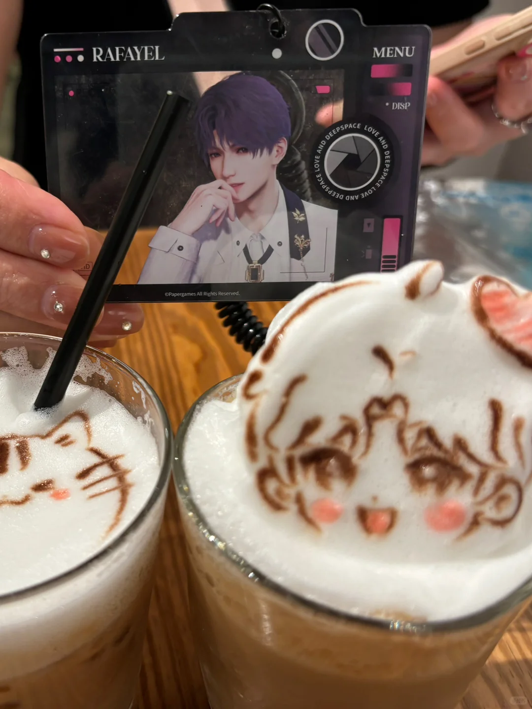 "Check out this super adorable 3D latte art!"
