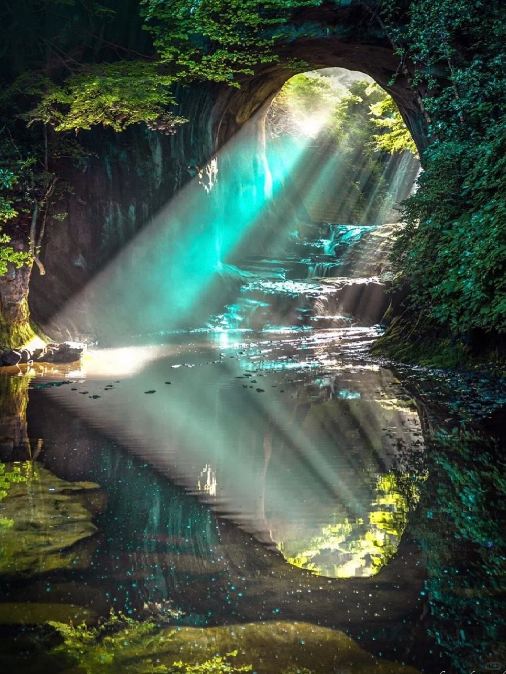 Japan's Most Dreamy Spot | Tokyo's Chiba Heart-Shaped Reflection Waterfall