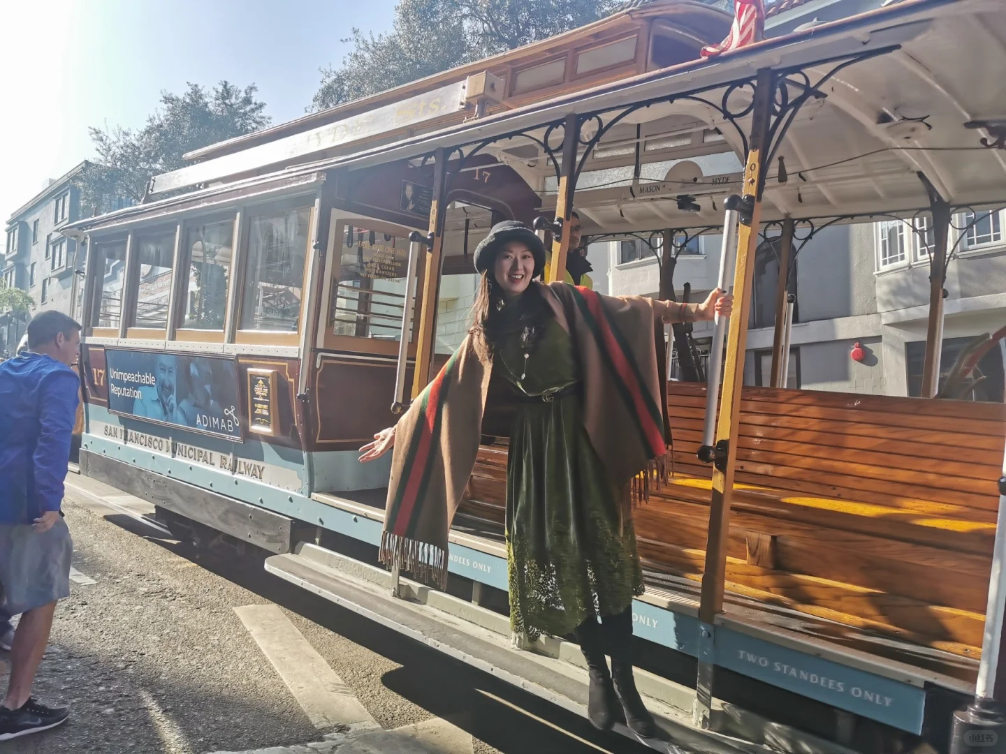 San Francisco Travel Hotspot: Golden Gate Bridge Hilltop Swing