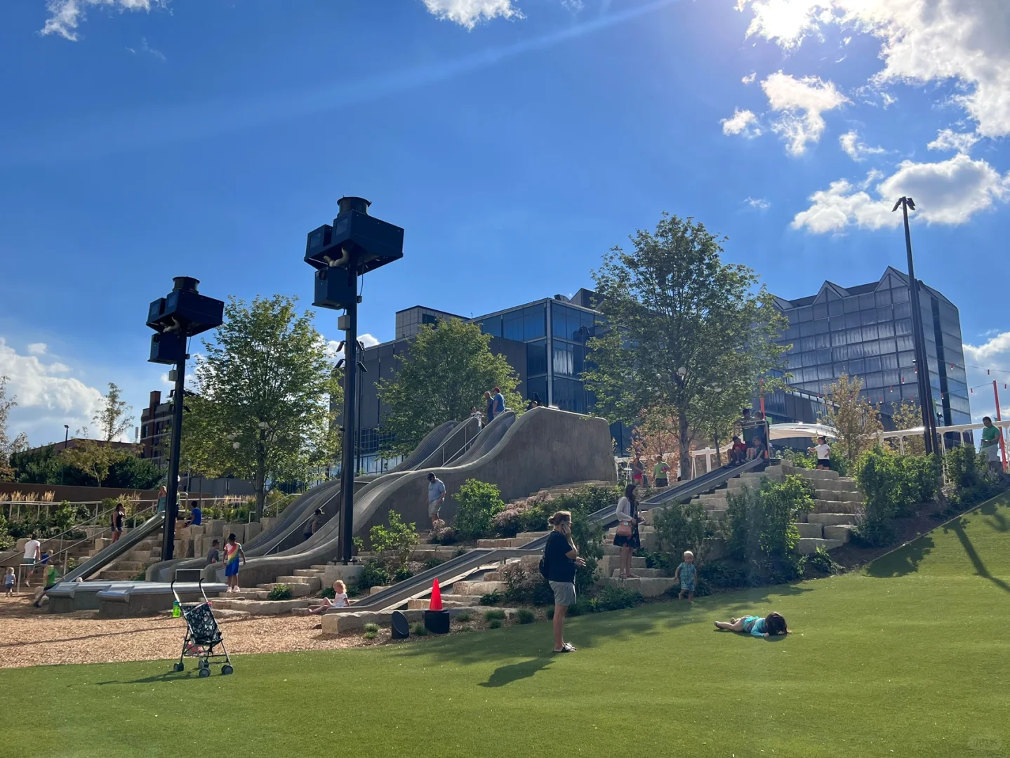 American Kids Are So Lucky, Playgrounds Everywhere 🥹 I Really Want to Play Too