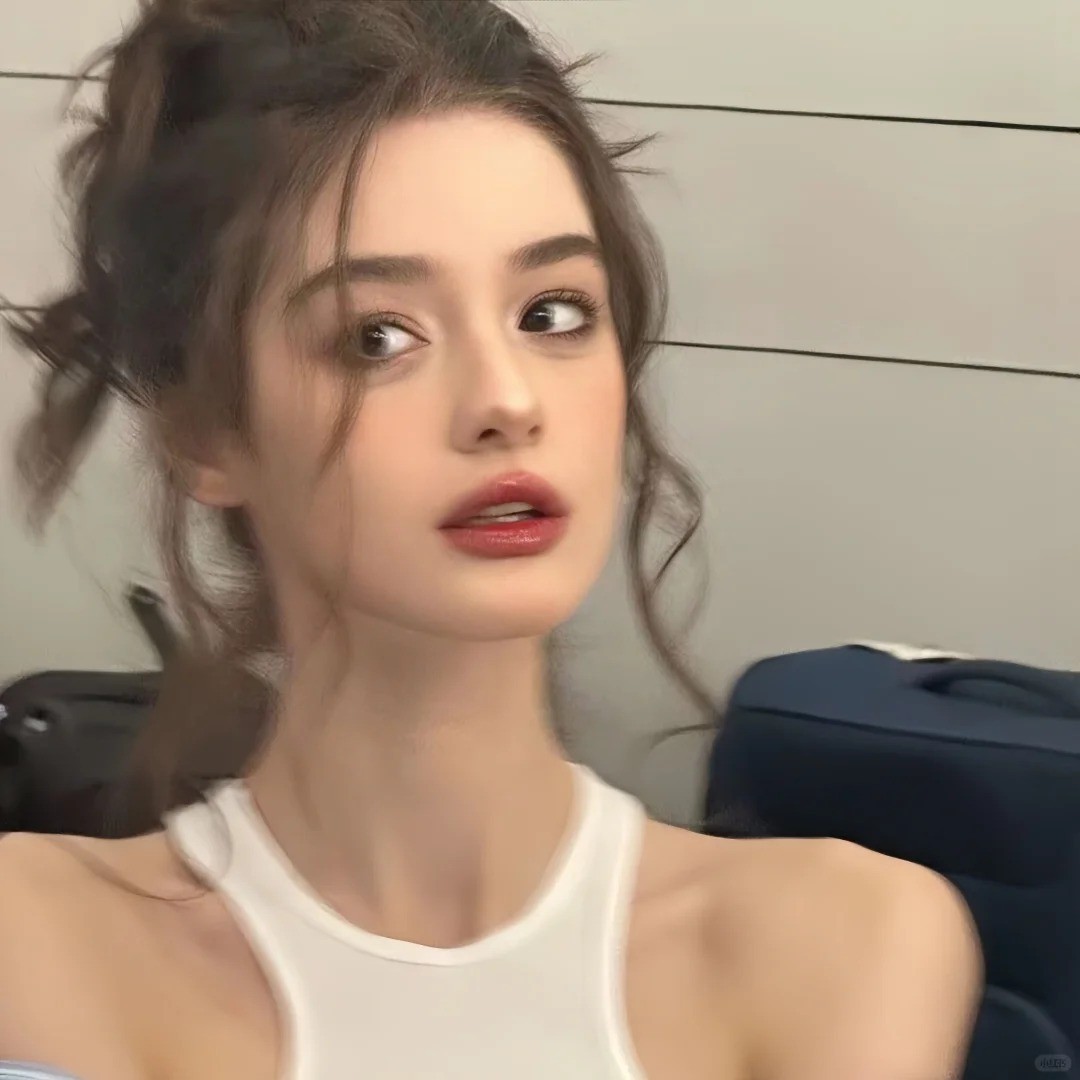 Luna Moore