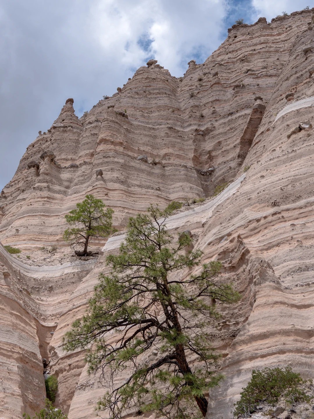 🇺🇸 Can’t Make It to Turkey? Explore New Mexico’s Tent Rocks! ⛺️
